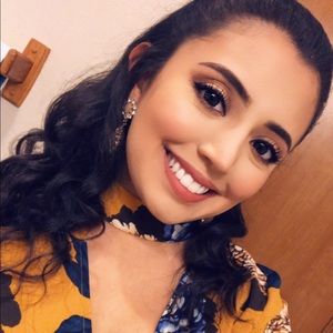 Meet your Posher, Valeria